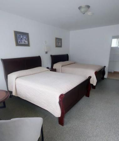 White Fang Motel Wawa Extérieur photo